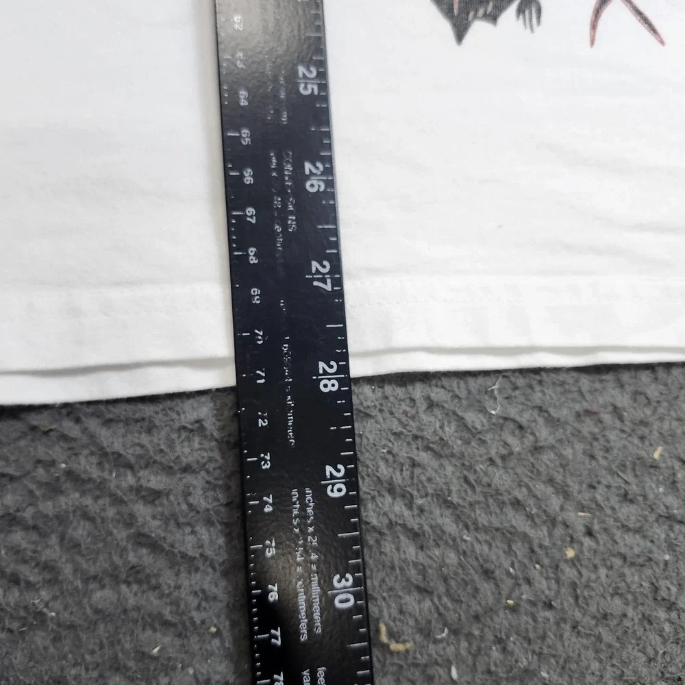 Robin's Jean Shirt Mens XL White Bats Wings Graphic Tee Gothic Horror Halloween - Picture 5 of 9